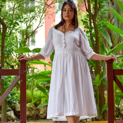 PRISTINE ELEGANCE – Fine Muslin Cotton Midi Dress with Semi Lantern Sleeves.