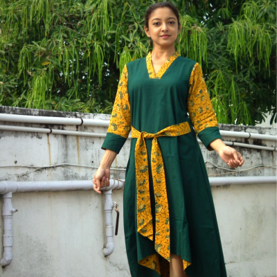 NAIFARU - Free Flow Kimono themed High Low Free Flow Dress with Belt.