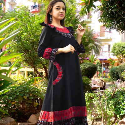 DANISHER - Free Flow ,3Q Sleeves, Vintage Ruffled Neck Prairie Dress.