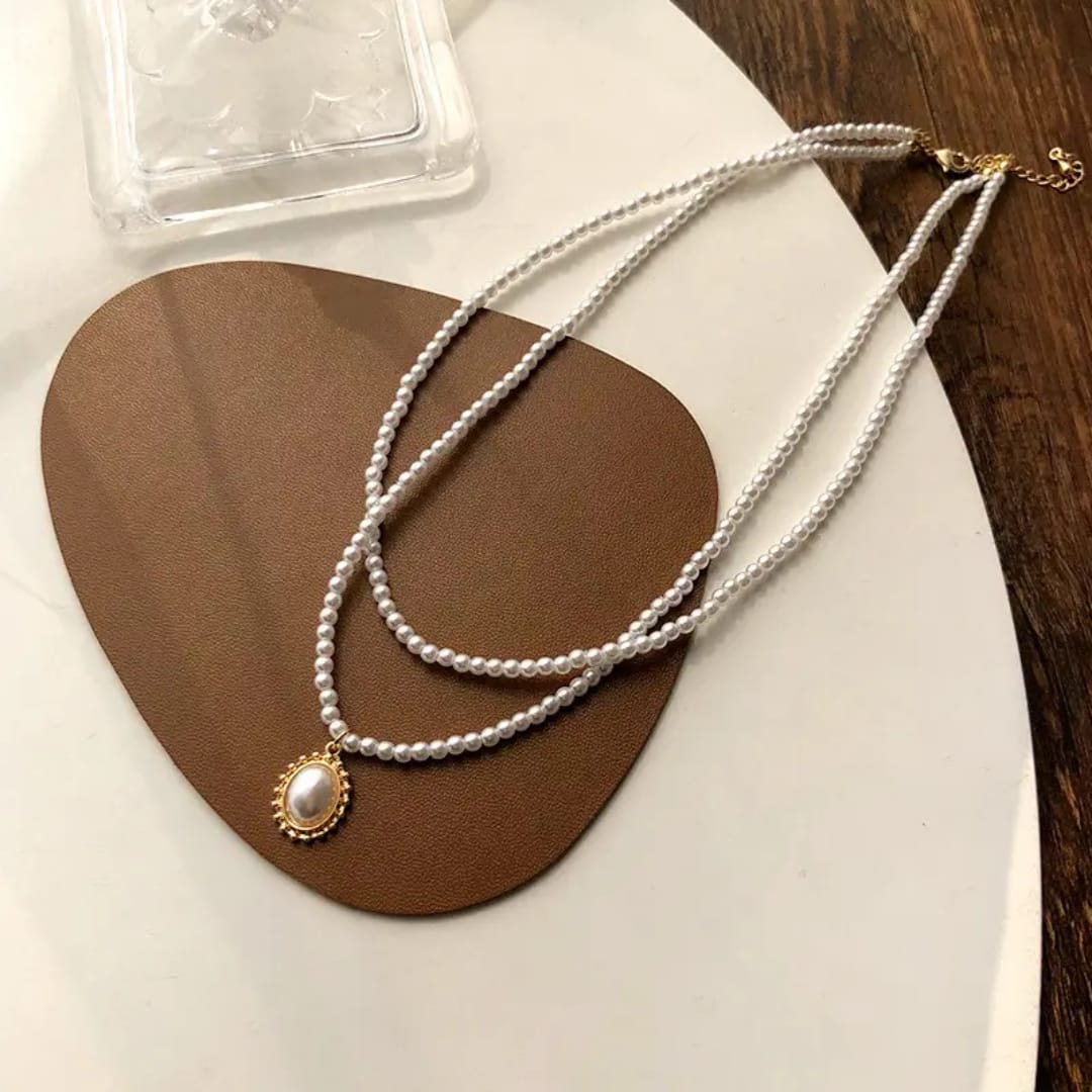 Pearl double layered necklace with pendant