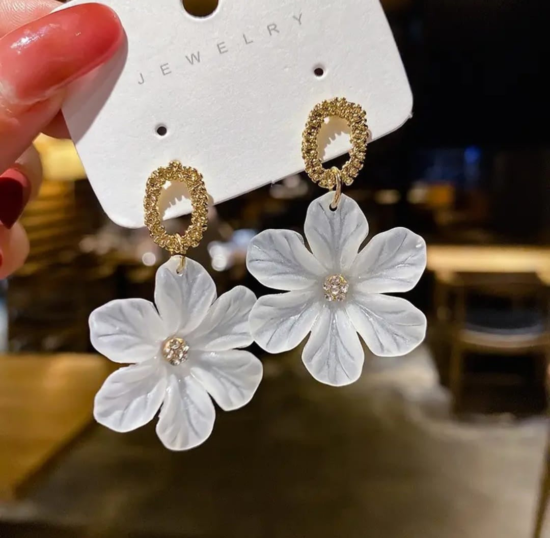 Beautiful White flower earrings
