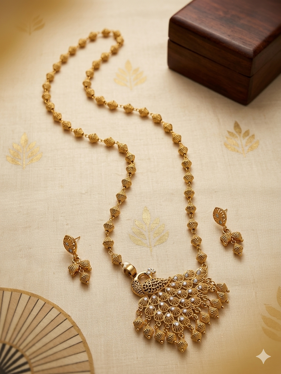 Peacock pendent necklace