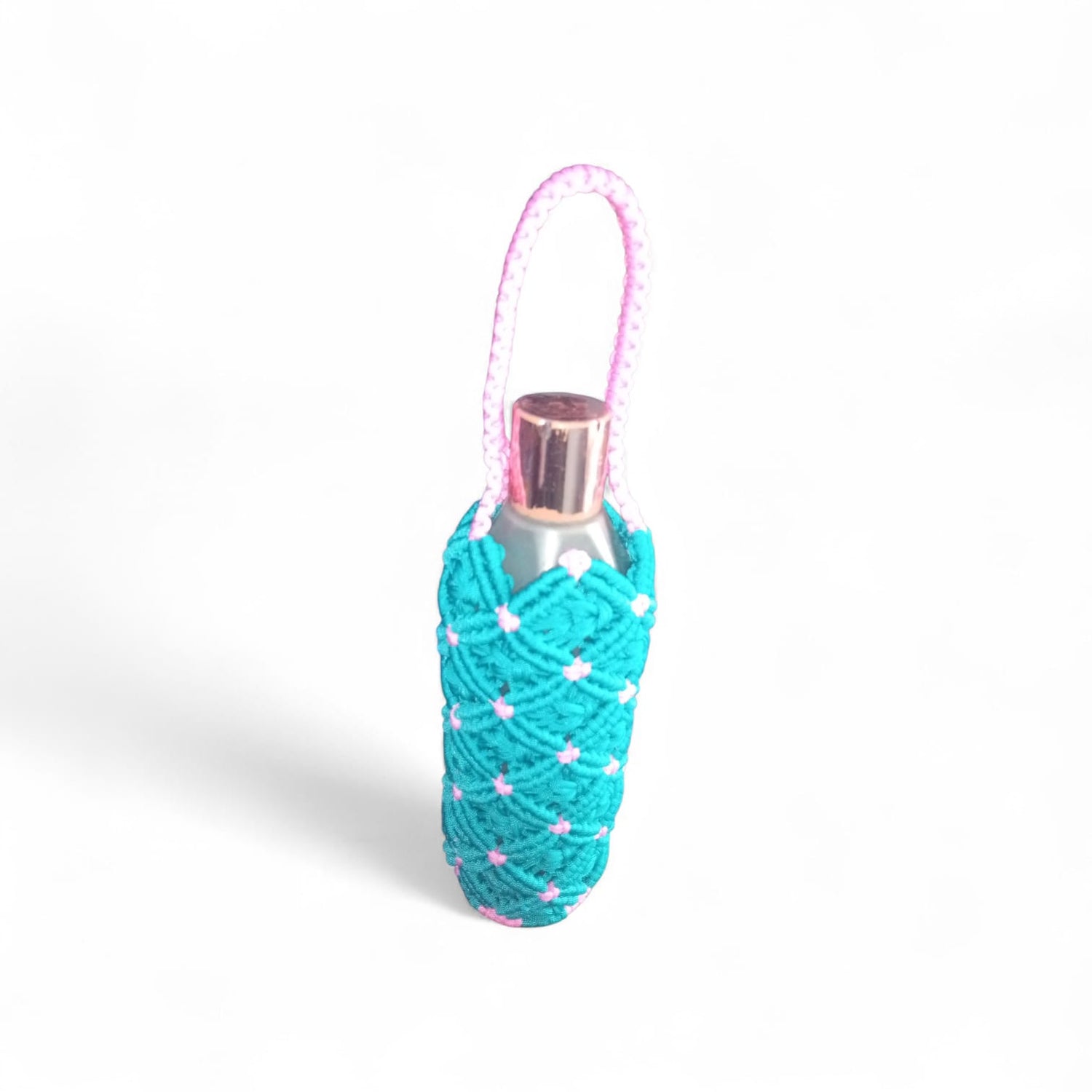 Green Macramé Bottle Cover 1 Litre | Handmade Eco-Friendly Bottle Holder with Braided Strap | Reusable Boho Style Bottle Carry Bag