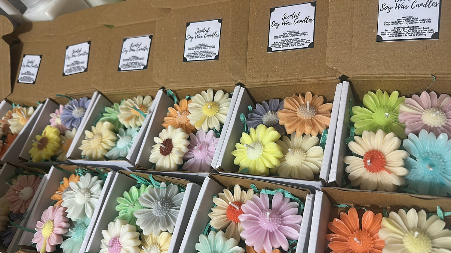 Floating Daisy Scented Candles (set of 4)