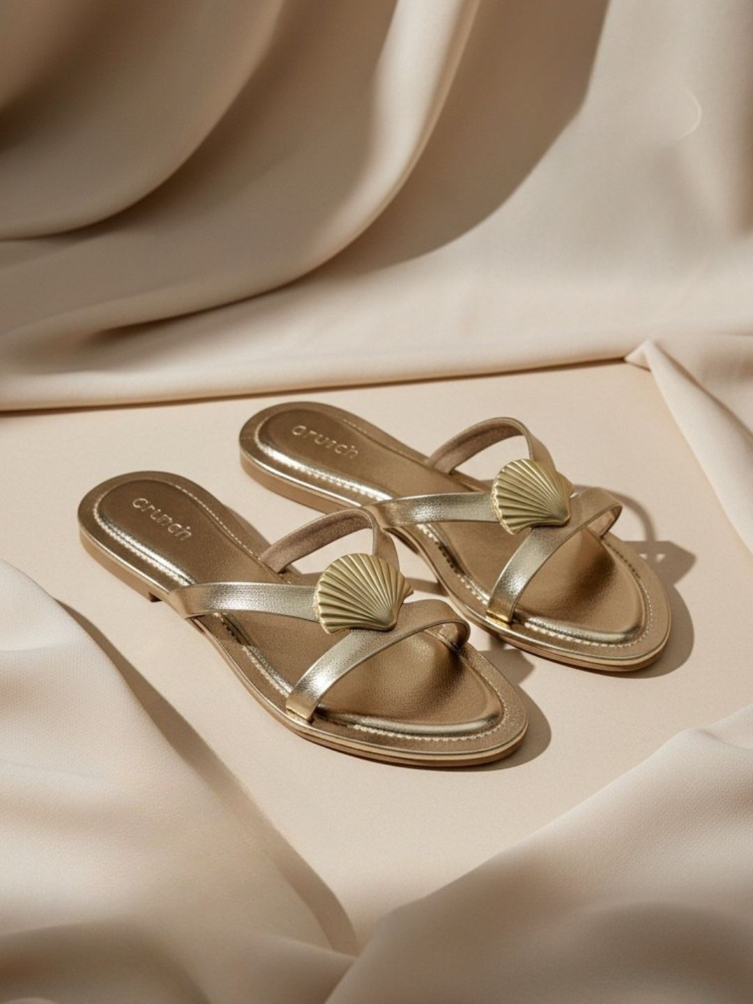 Noa Shell Flats - Gold