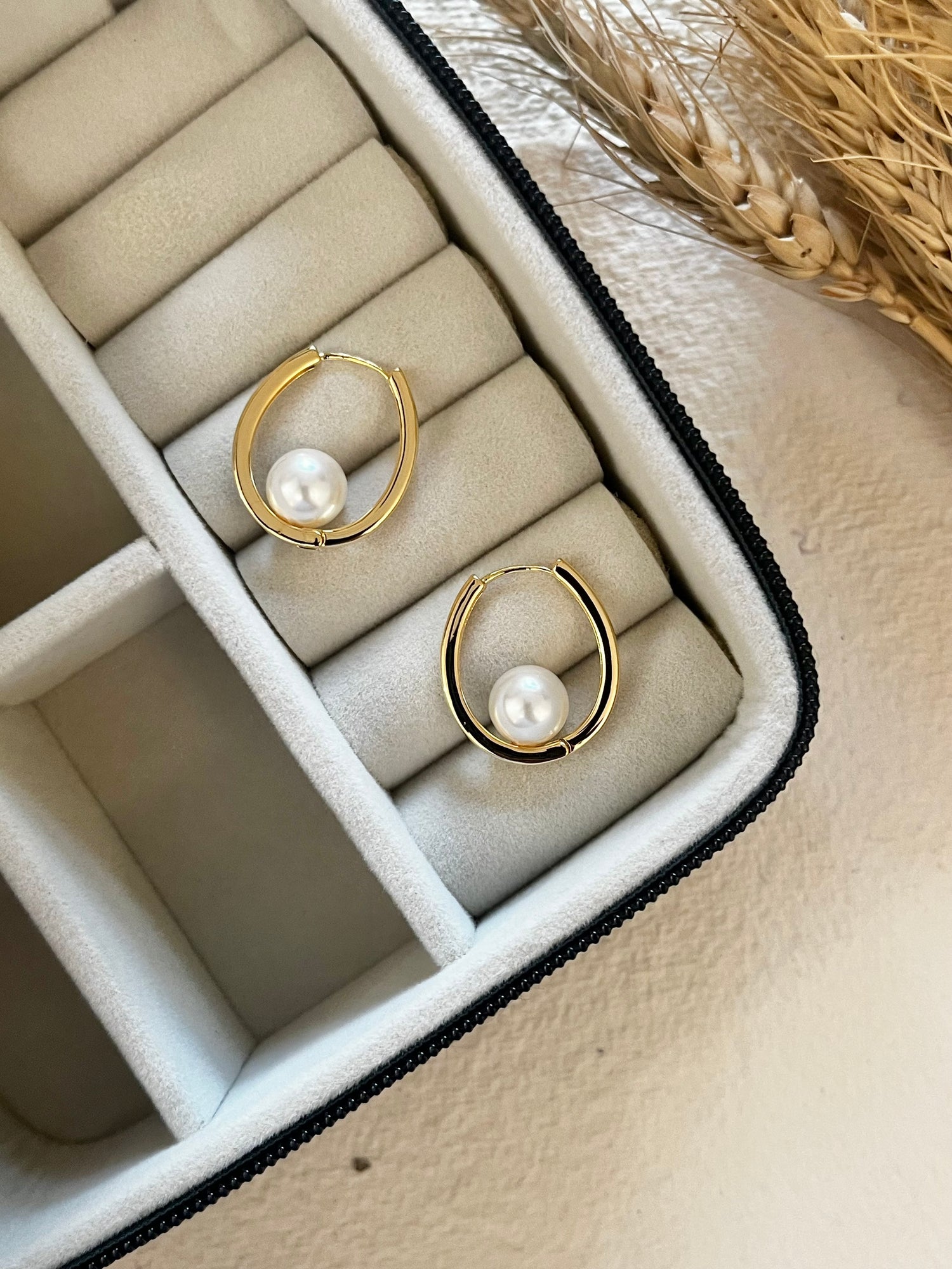 Lightweight Pearl Hoops
