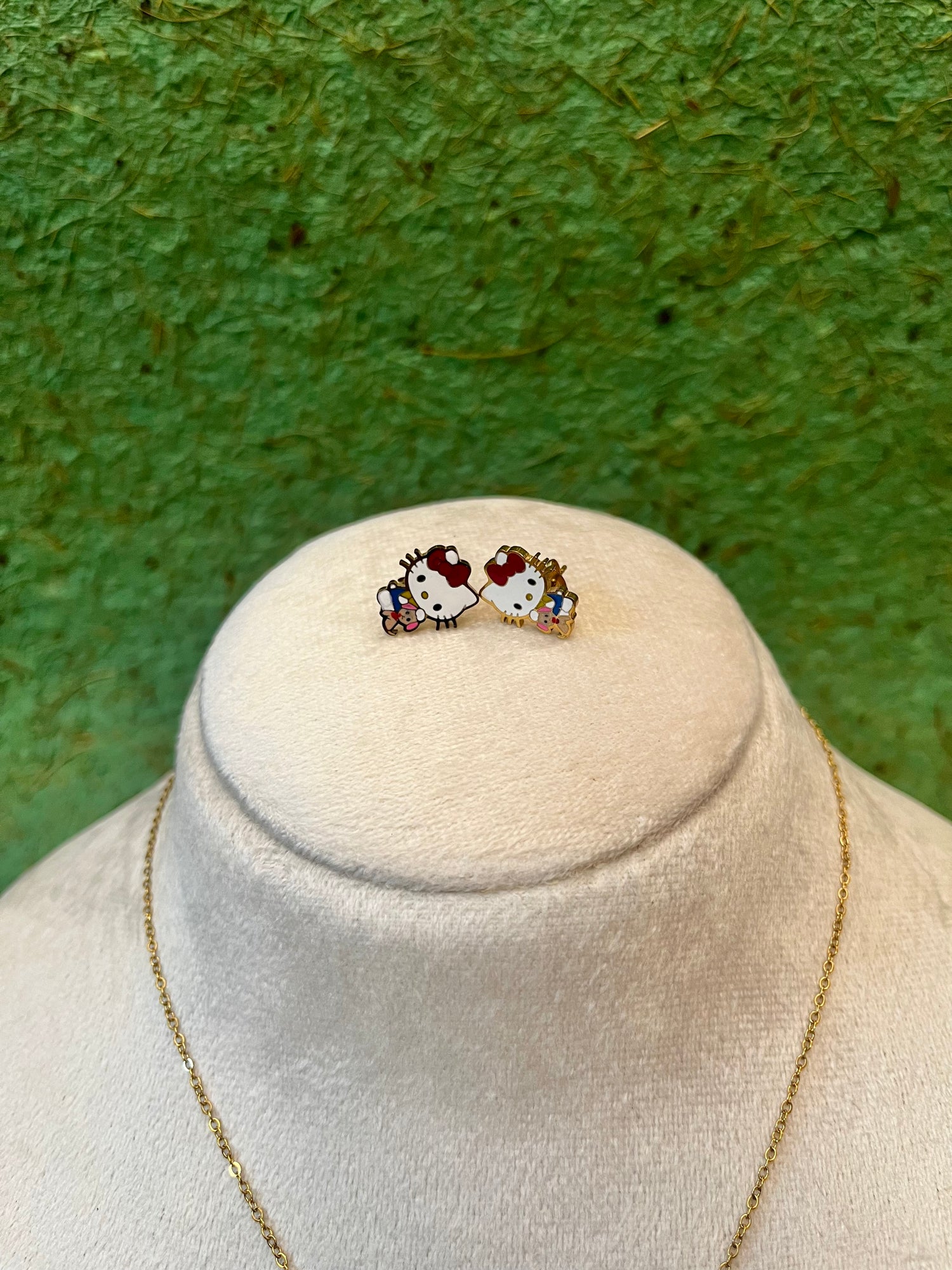 Dull gold Hello Kitty Necklace Set