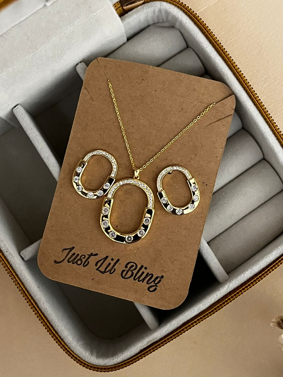 Oval Diamond Necklace Set