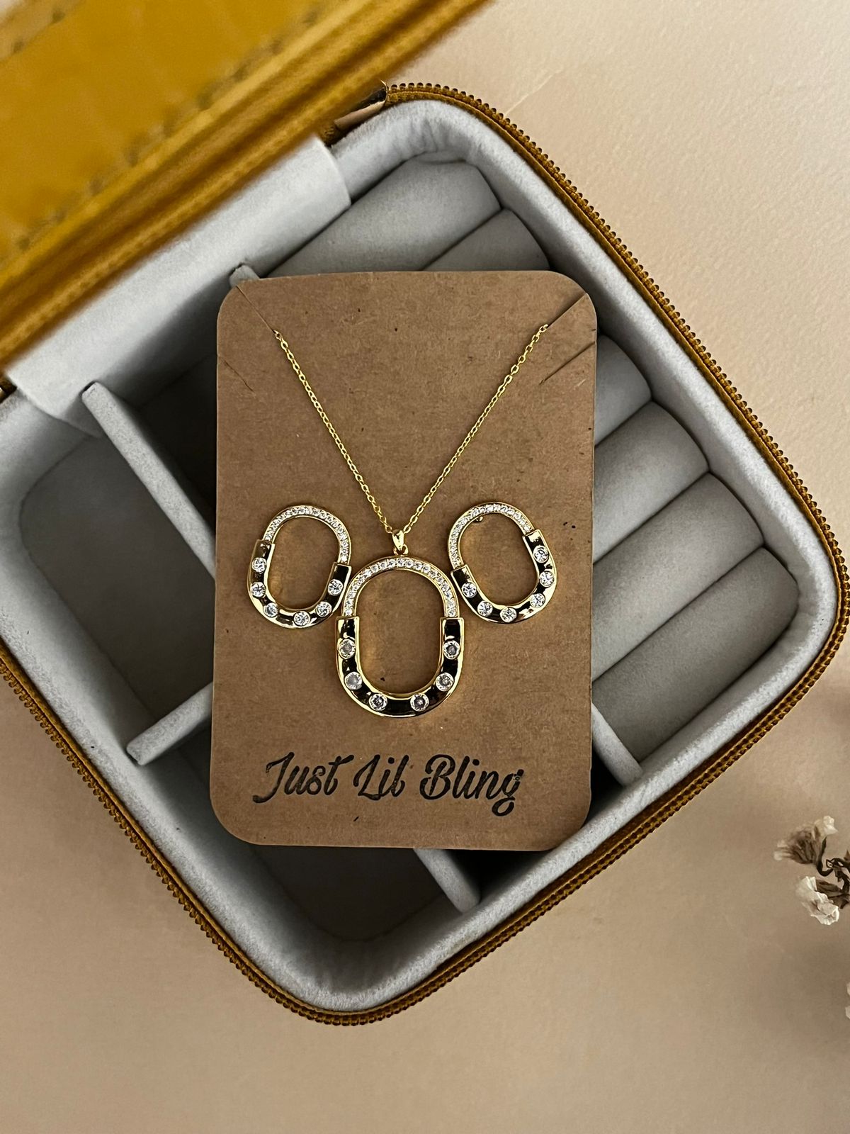 Oval Diamond Necklace Set