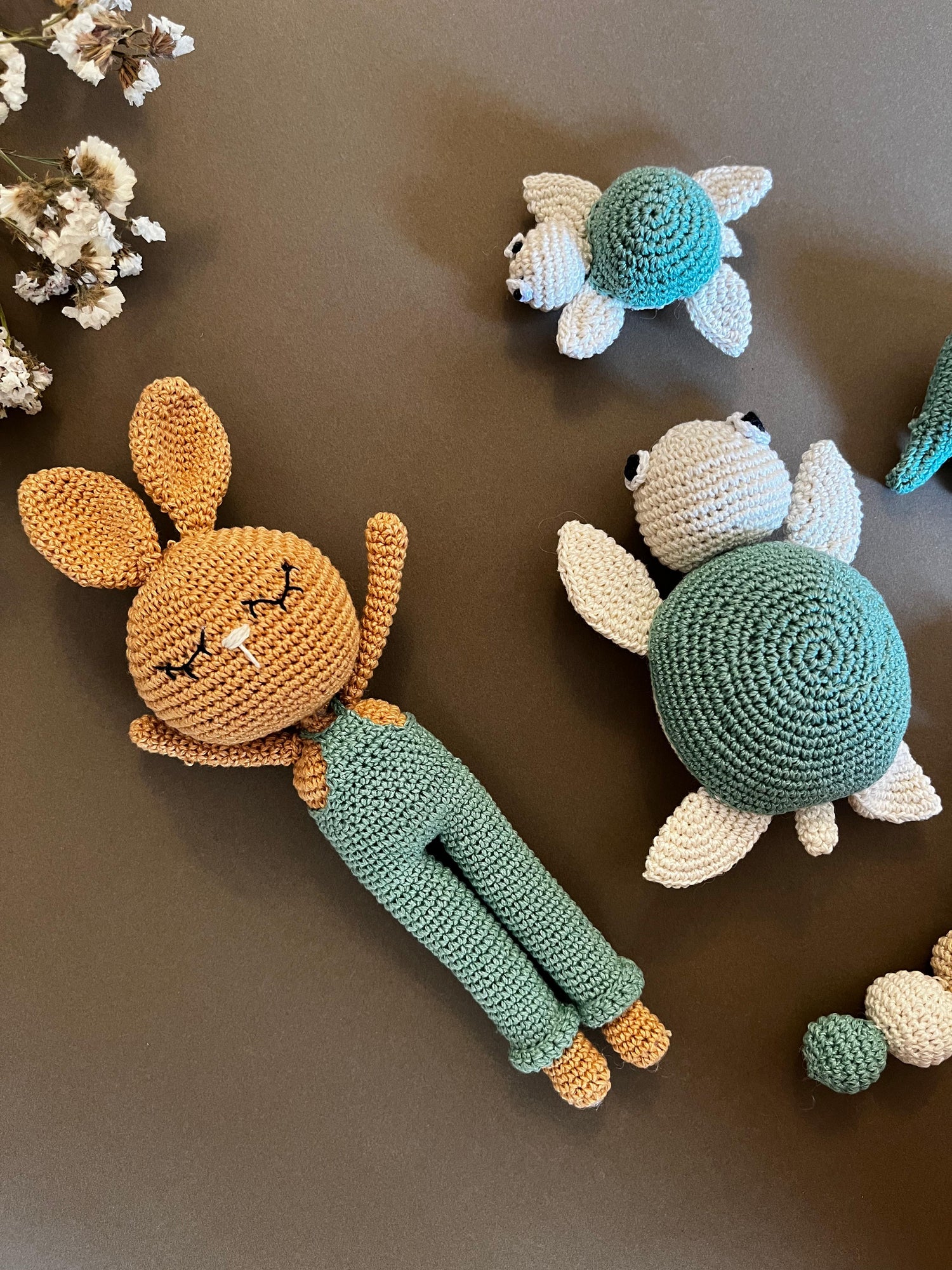 5 pc Green and White Gift Set (Pre-book)