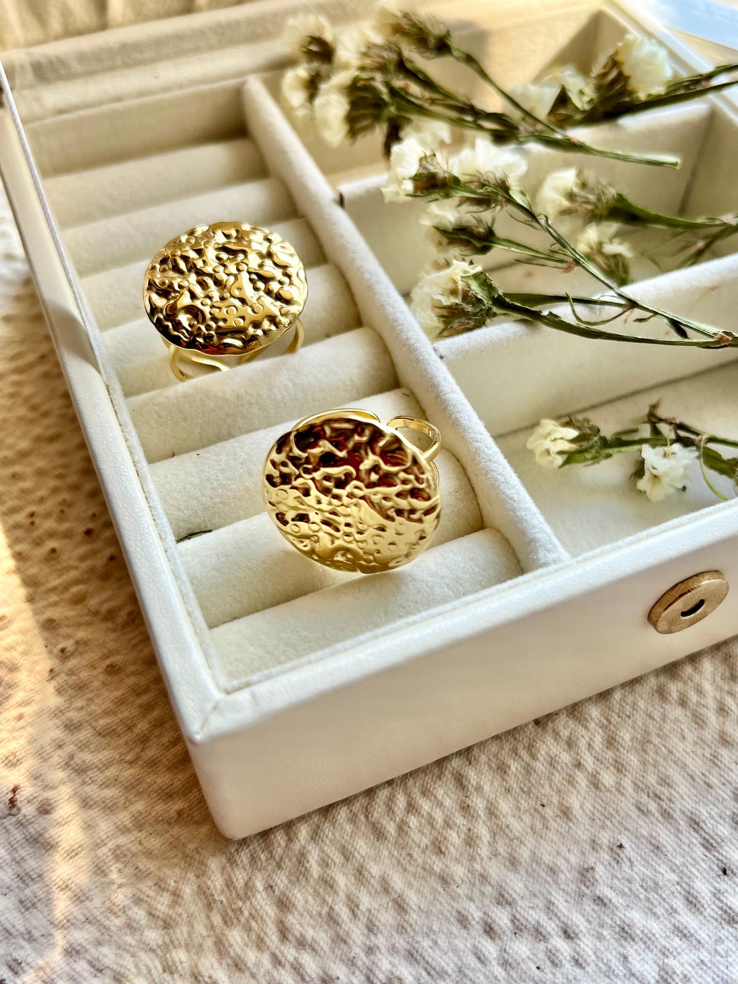 Lightweight Hammered Ring