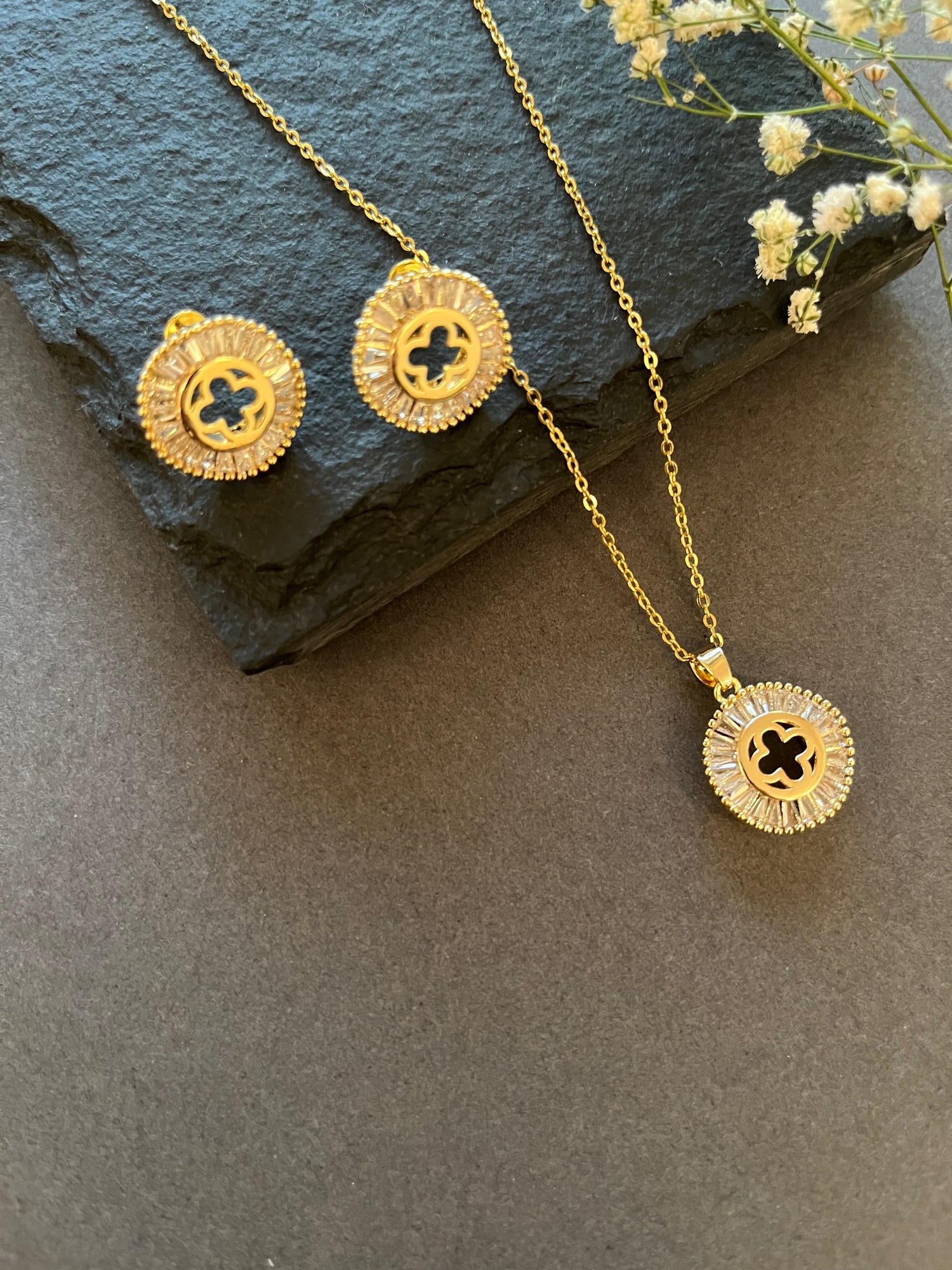 Gold Zircon Studded Necklace Set