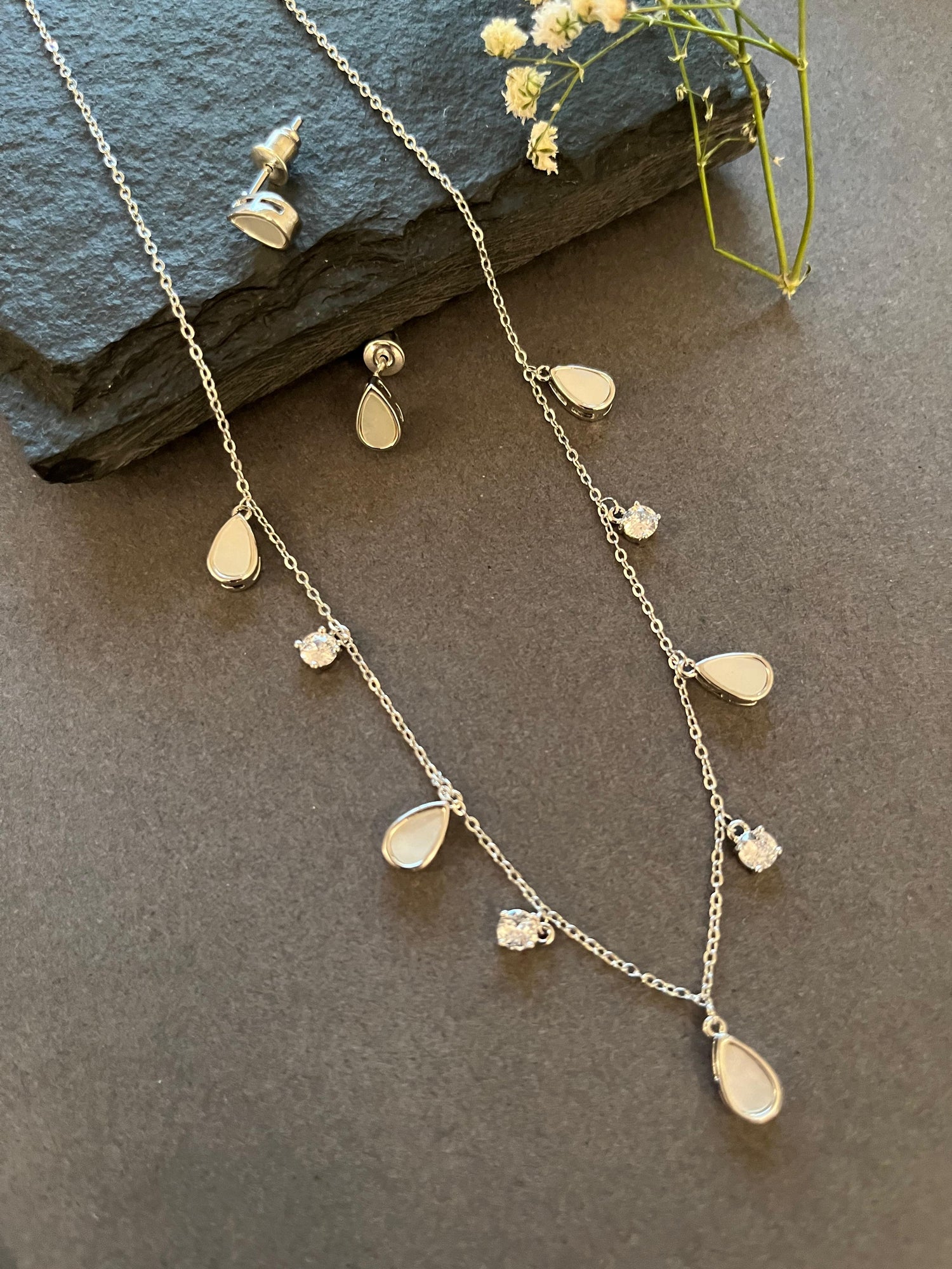 Dainty Mother of Pearl Necklace Set