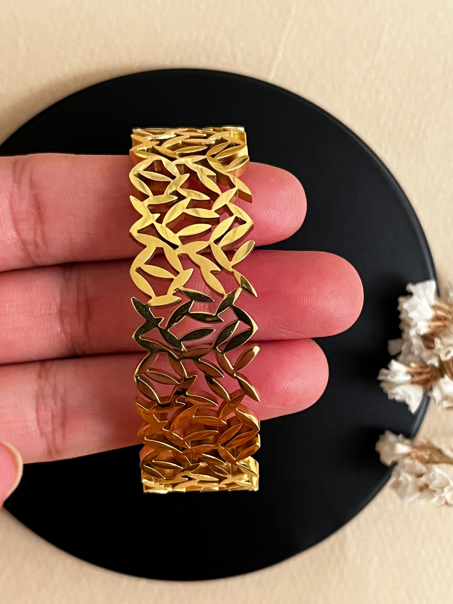 Cutwork Thick Bracelet