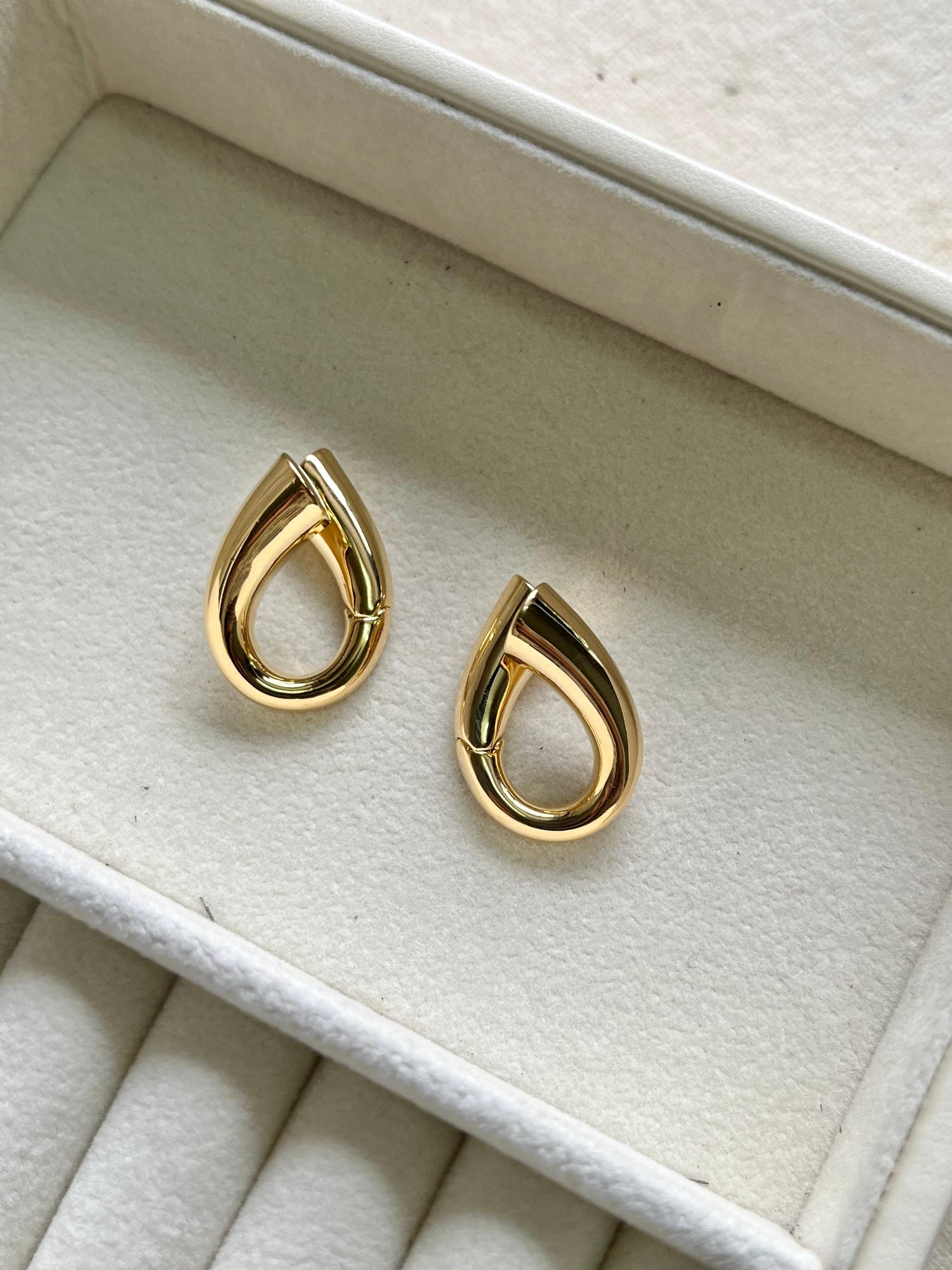 Irregular Drop Hollow Studs