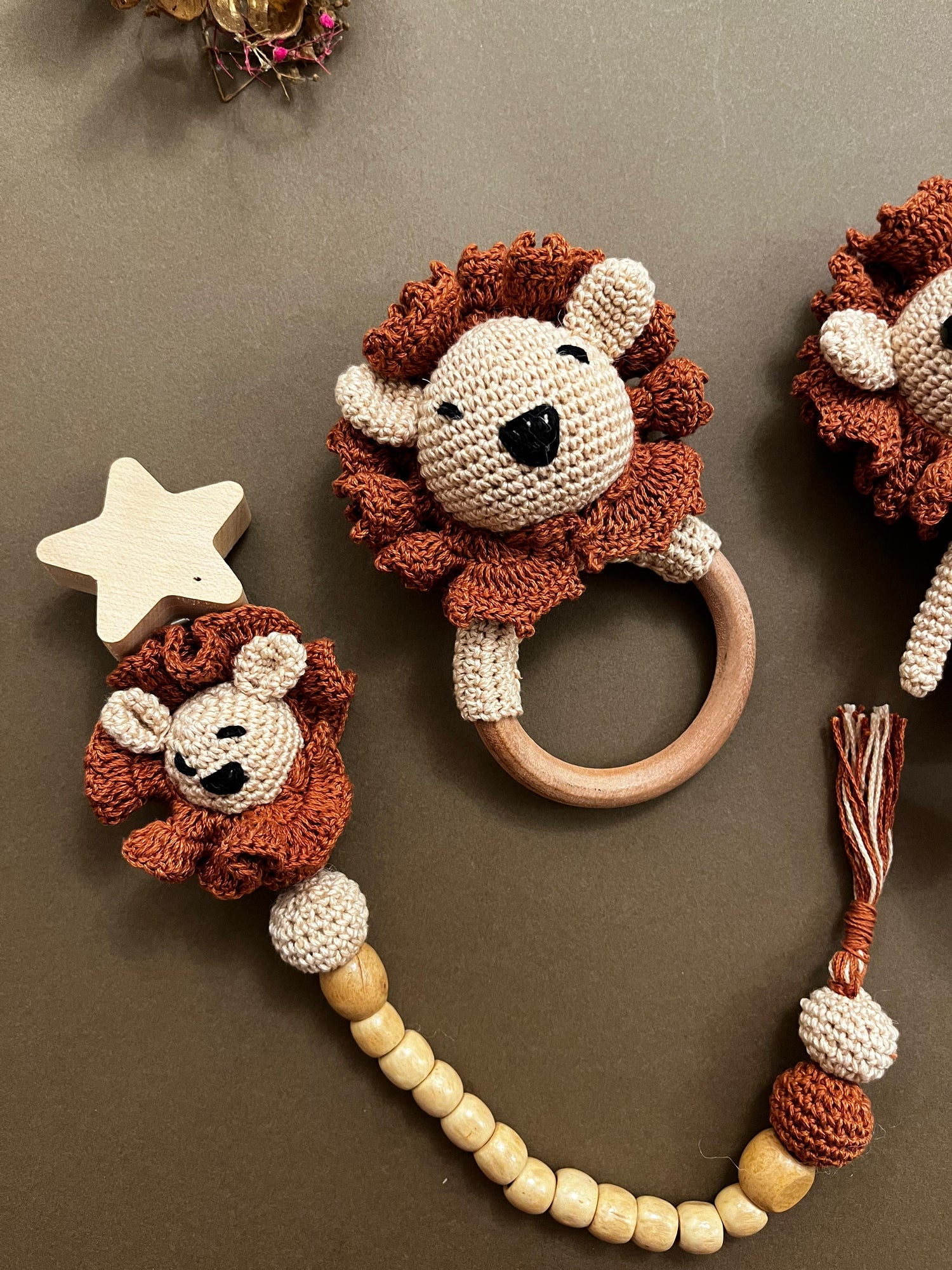 Simba Set (Set of 3 ) - Plushie Toy, Teether & Pacifier Holder