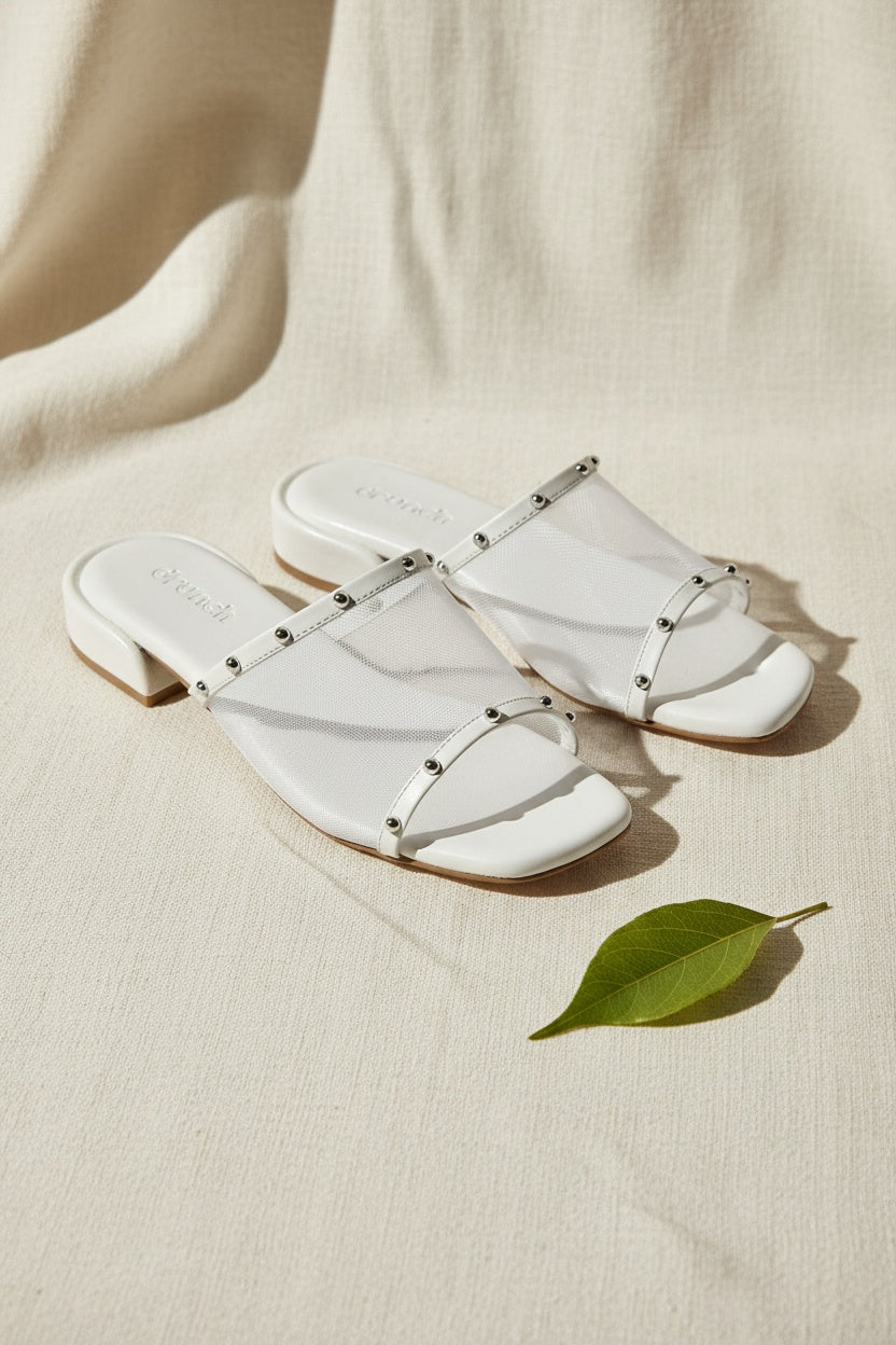 Nova Rivet Flats - White