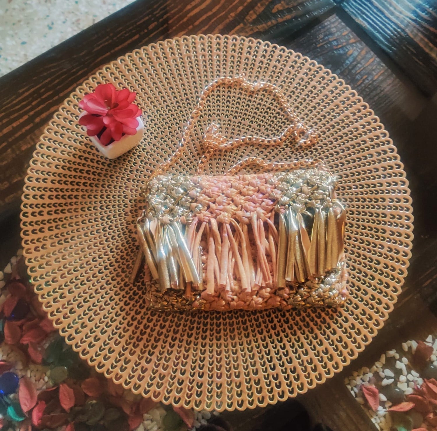 Handwoven Macramé Handbag – Pink & Gold with Strap