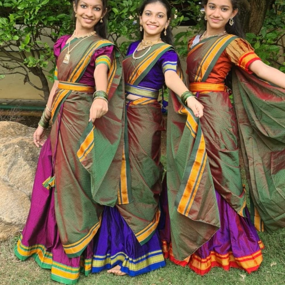 Langa davani Set(Pattu Pavadai)