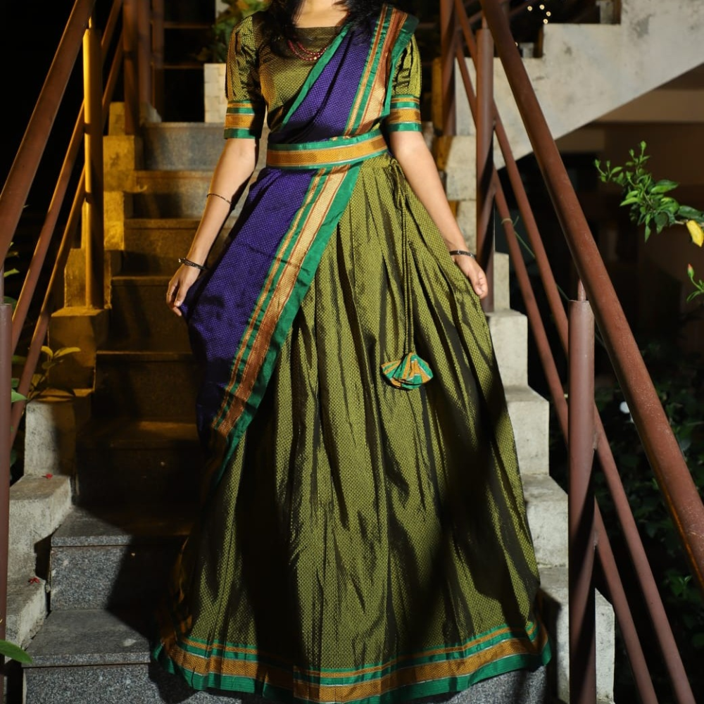 Langa davani Set(Pattu Pavadai)