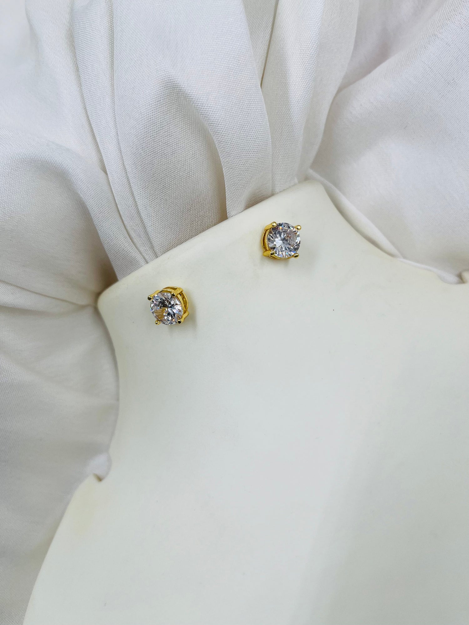 JHB Princess Cut Cubic Zirconia Stud Earrings, Gold Plated, Crystal Clear for Women or Men