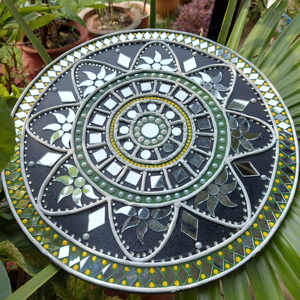 Mandala Lippan Table Decor