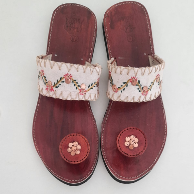 Hand crafted Kolhapuri footwear 13