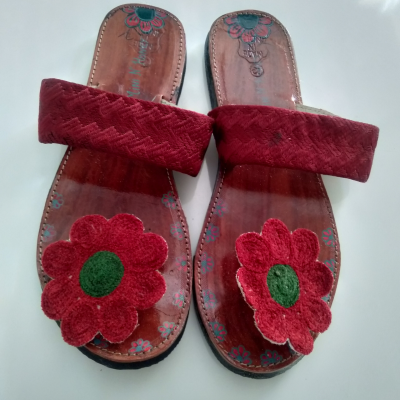 Handcrafted Kolhapuri footwear 34