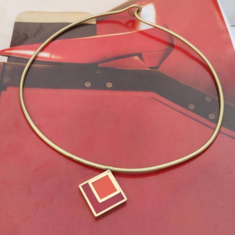 Choker hasli Necklace